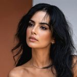 모니카 나란조의 회복력 있는 상승과 재창조: 스페인 디바의 여정